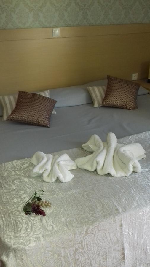 Aphrodite Hotel Syros Kini Bagian luar foto
