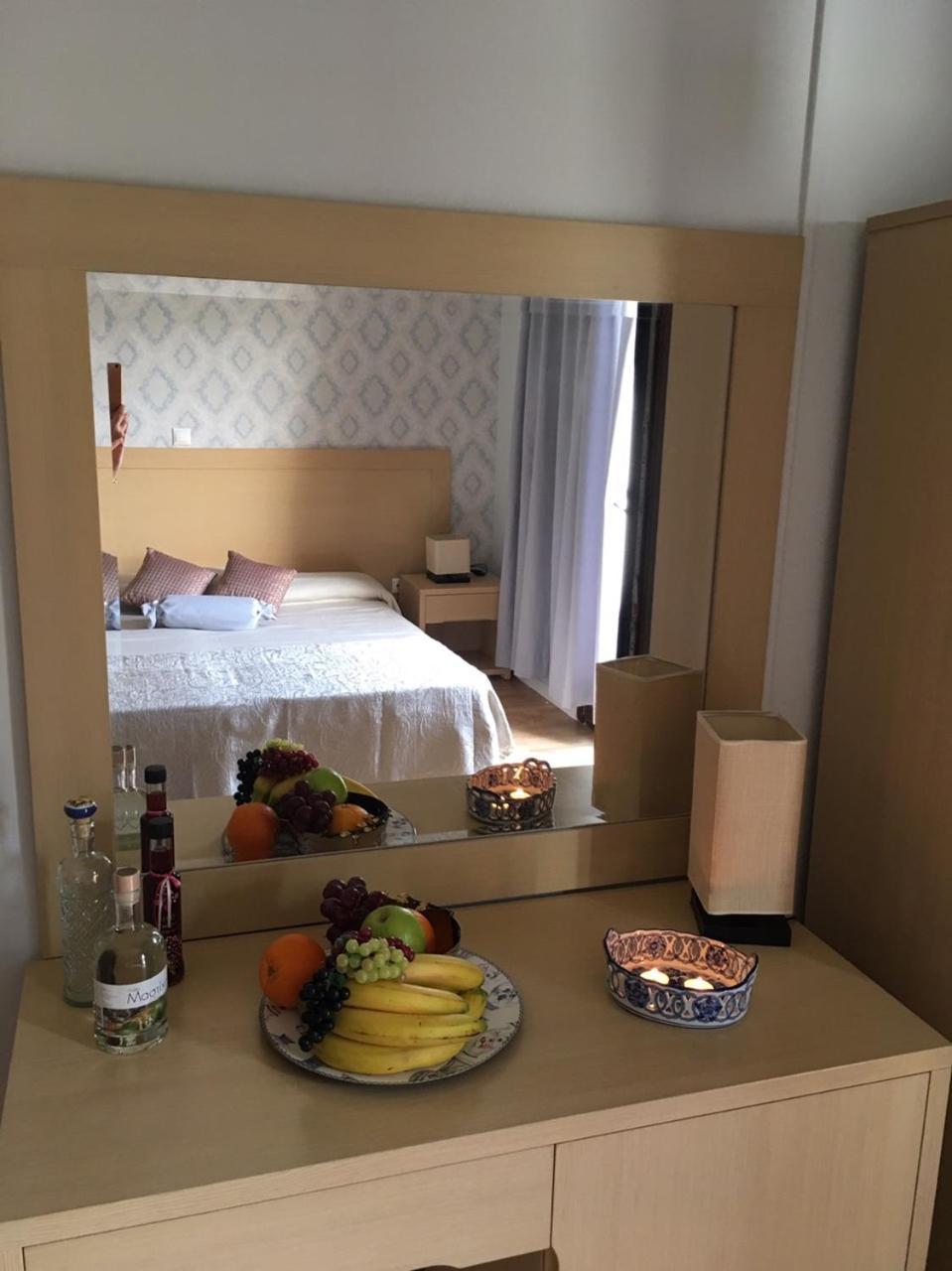 Aphrodite Hotel Syros Kini Bagian luar foto